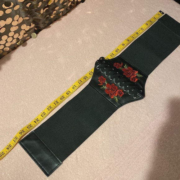 Black and red elastic corset belt with floral embroidery #060 - Picture 8 of 8